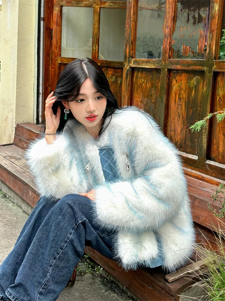 Рисунок 2 - Модное женское пальто из искусственного