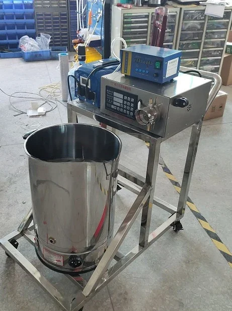 Машина для плавления воска изготовления небольших свечей. воска. Производство