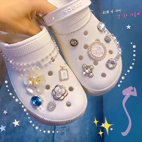 1 Set Hot Sale DIY Shoes Charms for Croc Cute Bear JIBZ Handmade Croc Charms Designer Quality Garden Shoe Decoration Girl Gift