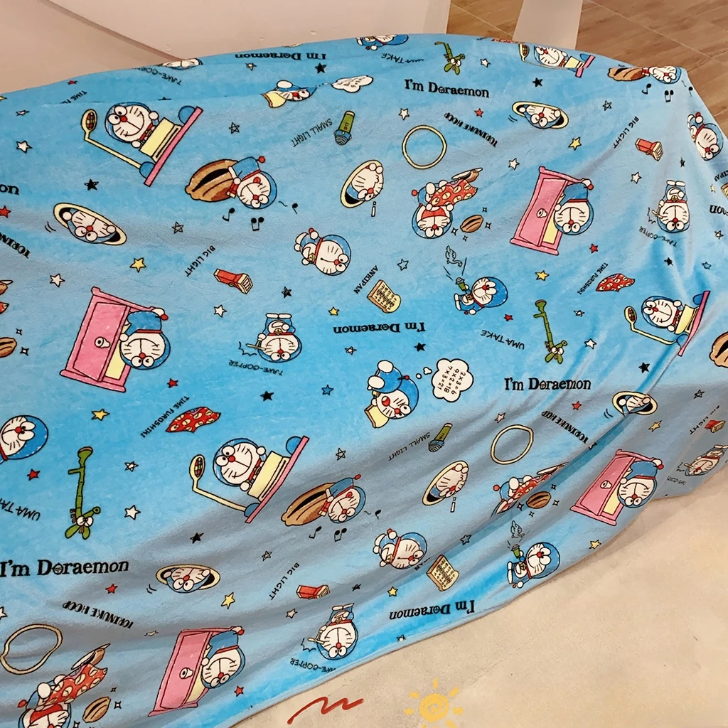 Плюшевое одеяло Sanrio Doraemon удобное фланелевое с мультяшным принтом офисное для сна