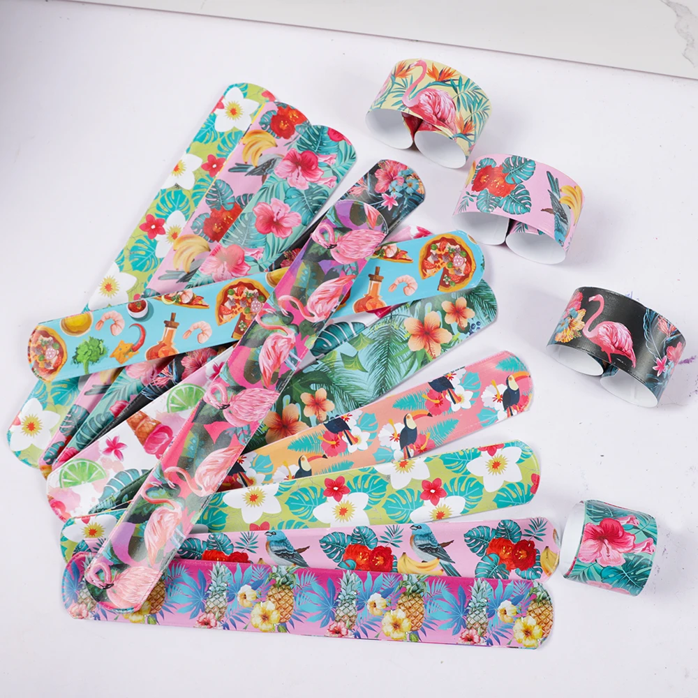 Набор браслетов на тропической гавайской тематике из 12 пластиковых ремешков для