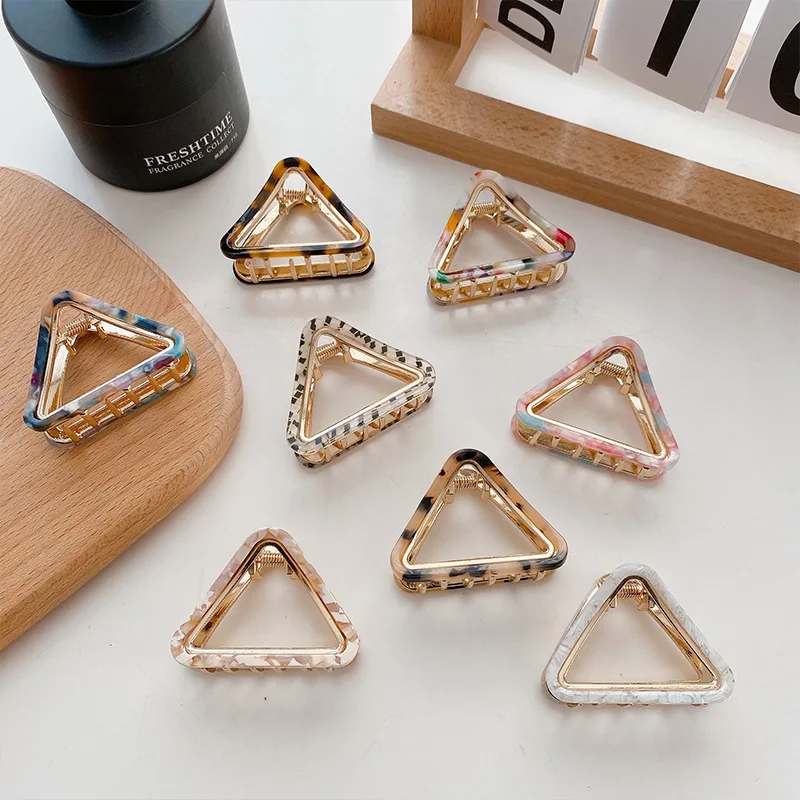 

New Women's headwear triangle alloy grab clip hair clip hollow hair catch beautiful woman jewelry clip wholesale