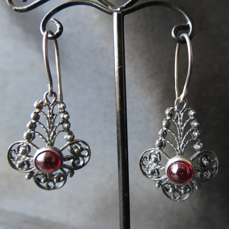 

Gypsy Round Red Stone Butterfly Hook Drop Earrings Engraving Openwork Hollow Out Metal Long Dangle Earrings For Women Jewelry