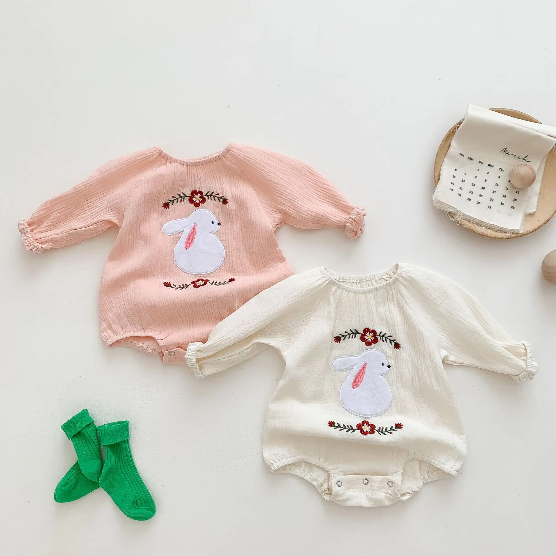 

2022 New Cute Rabbit Long Sleeves Thin Jumpsuit Baby Girl Fashion Flower Embroidery Comfortable Cotton Soft Bodysuit