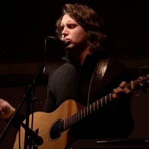 TC Helicon Perform-V Клавиатура для электроакустической народной гитары Эффектор