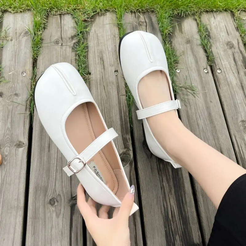 

New Leather Split Toe Flat Shoes WomanSpring and Autumn Fashi Flats Female Cozy Dress Shoes Ankle Belt Moccasins Plus Size 35-40
