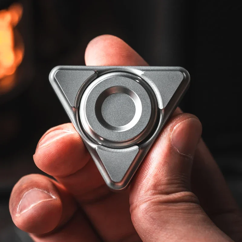 Металлическая декомпрессионная игрушка для ежедневного использования с