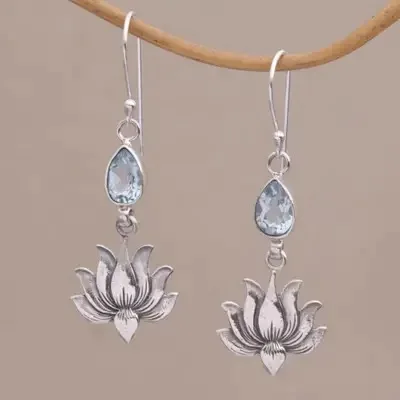 

High-grade retro lotus earrings temperament fashion sapphire personalized design new.