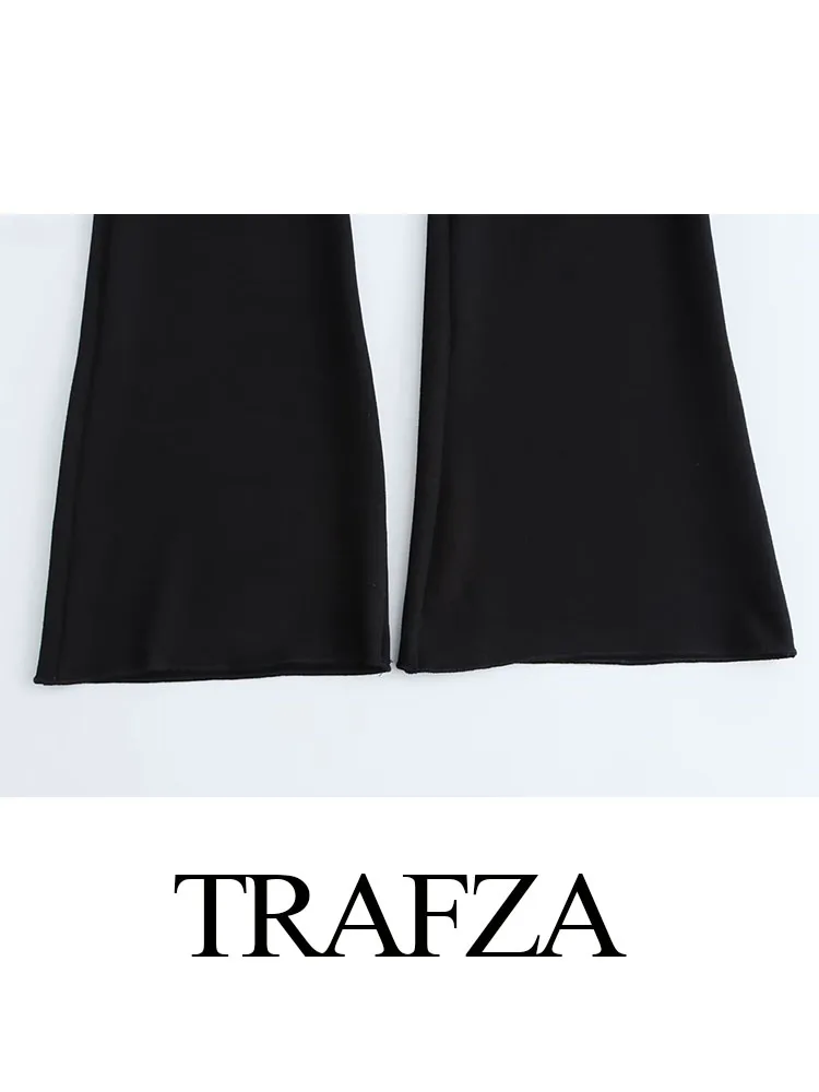 Костюм брючный женский однобортный без рукавов с круглым вырезом и элегантные