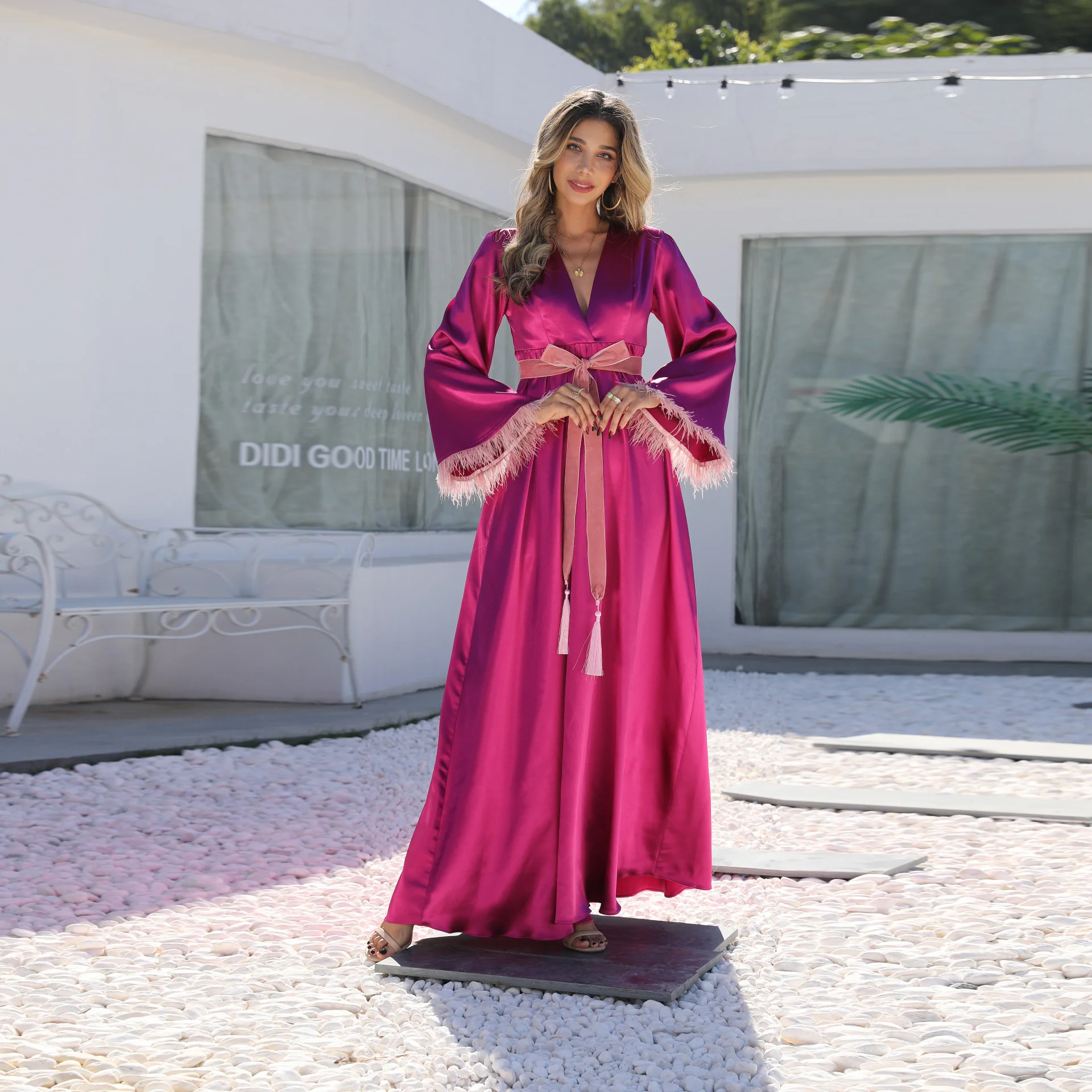 2022muslim Arab Dress Solid Elegant Lace Up Feather Sleeves Dubai Long