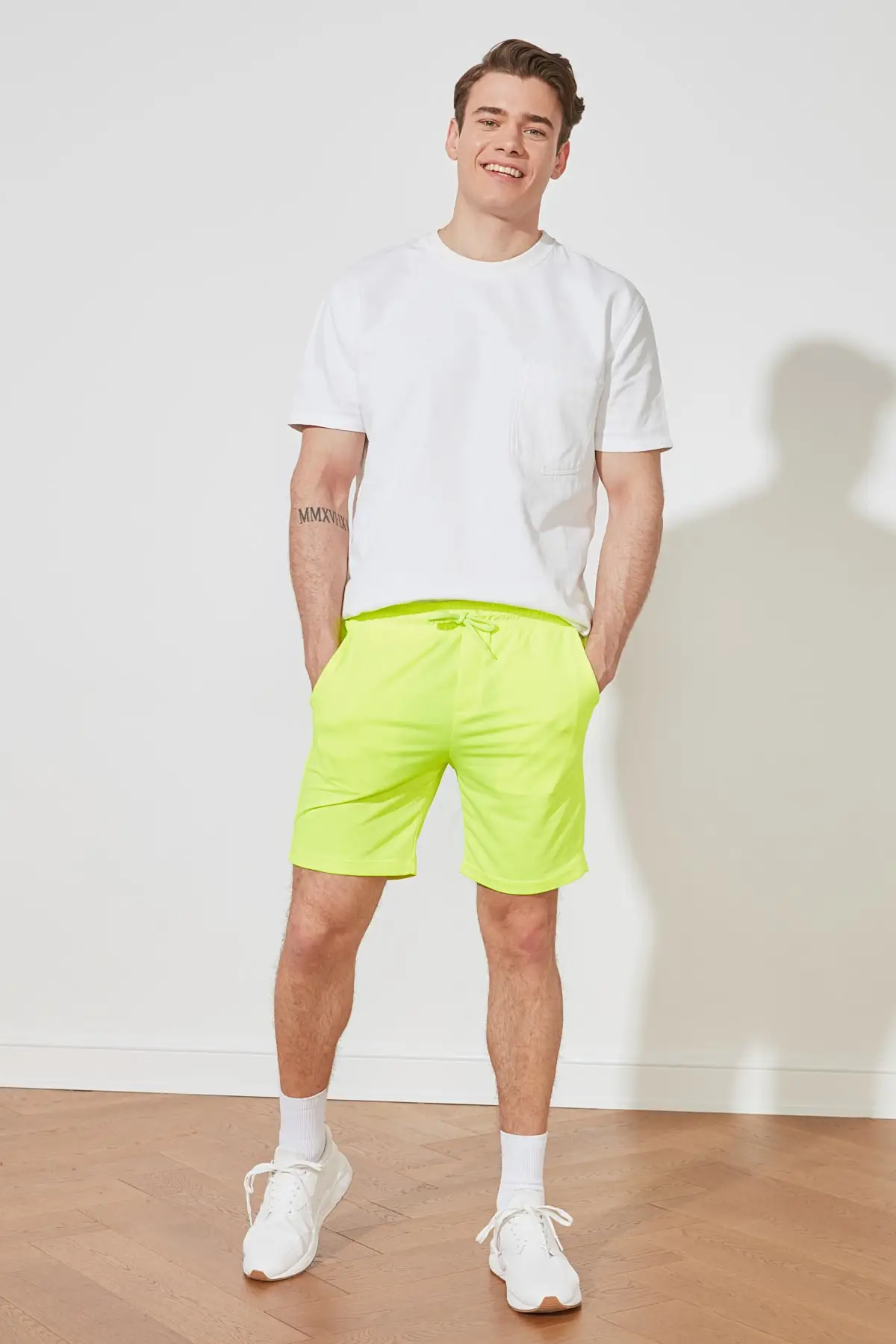 

Trendyol Men 'S Regular Fit Shorts & Bermuda TMNSS21SR0402