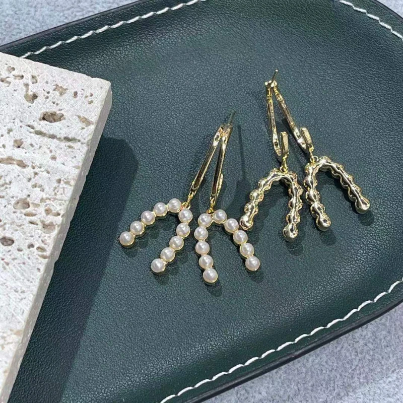 

New Micro Inlaid Pearl Cross 925 Silver Needle Ladies Stud Earrings Small Fragrance Temperament Earrings