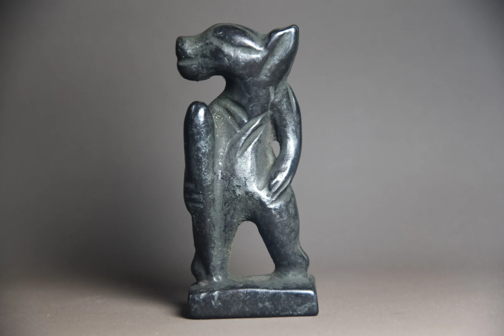 

Китайская культура Hongshan, метеорит, железная коллекция, голова животного, солнце, Бог, украшение