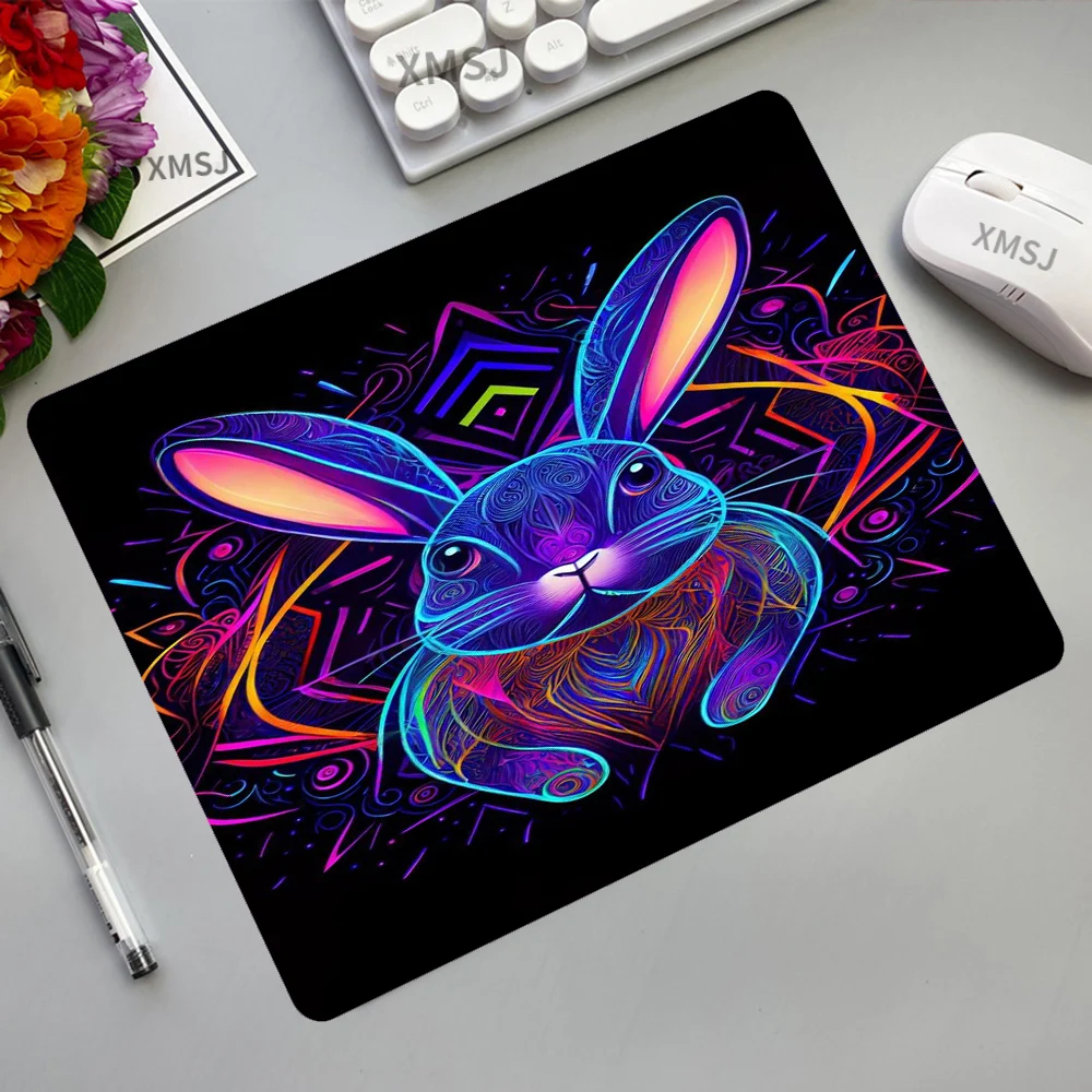 

Маленький квадратный коврик для мыши с изображением кролика, животного, для ноутбука, офиса, Защитный Настольный коврик для ПК, Настольный коврик для мыши из искусственной кожи с рисунком аниме