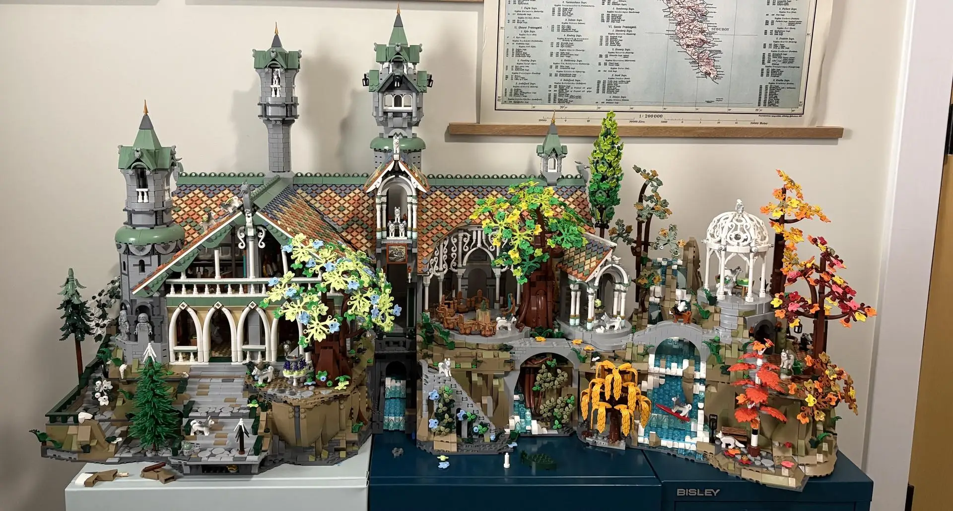 Фото Набор для сборки архитектурных моделей Moc Rivendell: Дом-пристройка и Горная база. Конструктор DIY. Подарки к праздникам. №2