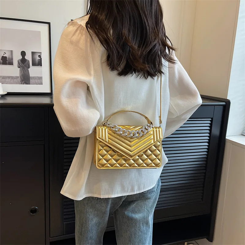 Pearl Patent Leather Women's Diamond Embroidery Thread Portable Small Square 2023 New Versatile Chain Shoulder Messenger Bag