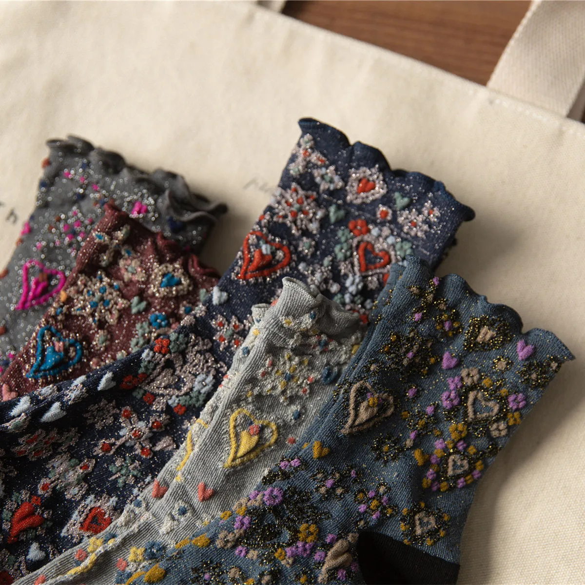 

College Style Women Socks Ethnic Embroidery Harajuku Retro Vintage Long Socks Lolita Girls Japanese Fashion Frilly Ruffle Socks