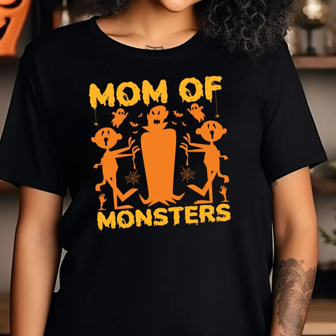 Забавная женская футболка на Хэллоуин с мамой монстров