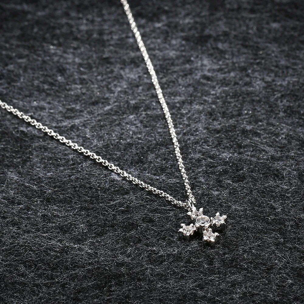 

APM STYLE High Quality 925 Sterling Silver Heart Set With Diamond Gothic Cross Necklace Simple Clavicle Chain Gift