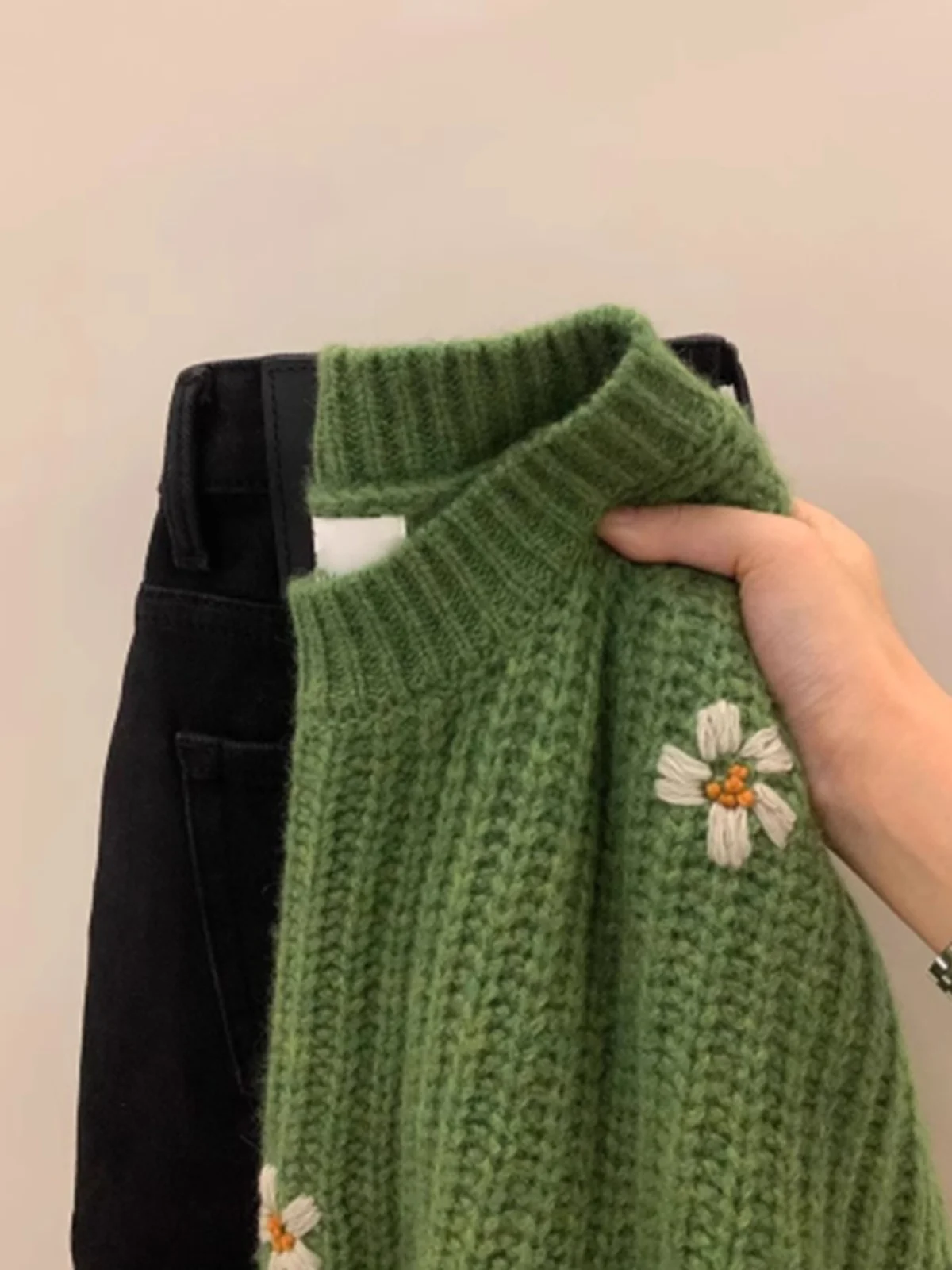Retro Green Flower Embroidery Pullover Sweater Women Autumn and Winter Design Soft Glutinous Idle Sle Puyuan Fleece Knit