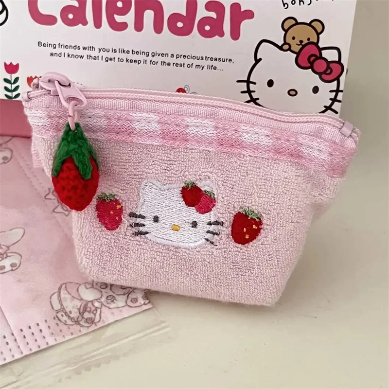 

Мини-кошелек с вышивкой Hello Kitty Клубника нулевой кошелек сумка для наушников Sanrio Kt кошка клатч сумка для хранения милый мультяшный подарок с подвеской