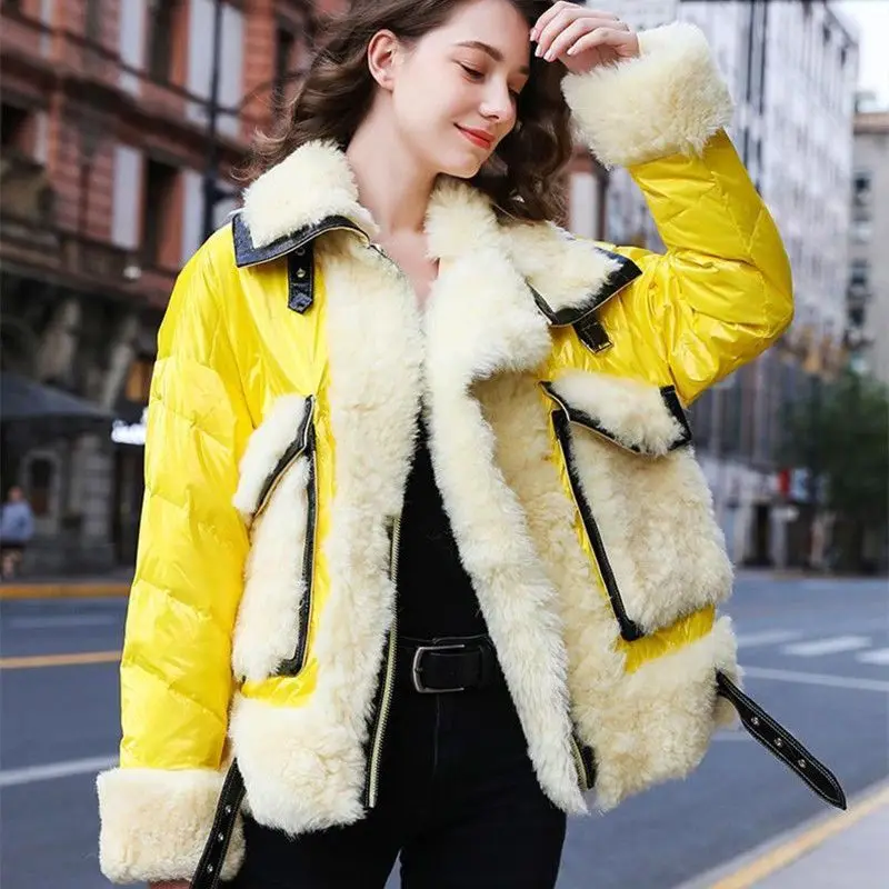 

Женская зимняя куртка-бомбер из искусственного меха, с отложным воротником