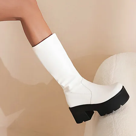 

Женские ботинки с круглым носком, на толстом каблуке