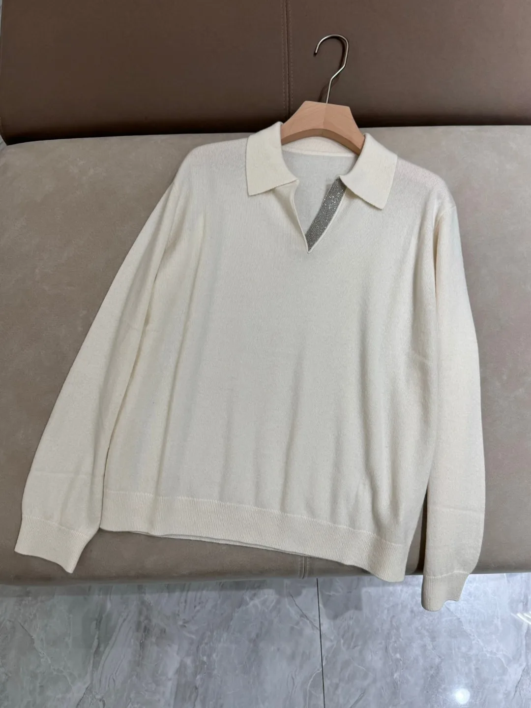 Осенний женский кашемировый свитер с длинными рукавами и V-образным вырезом