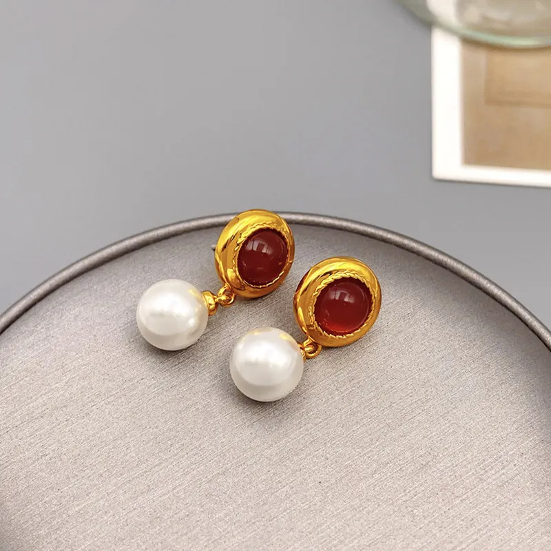 

French Vintage Elegance Natural Red Agate Delicate Pearl Stud Earrings For Women Fashion 925 Needle Earrings Wedding Jewelry
