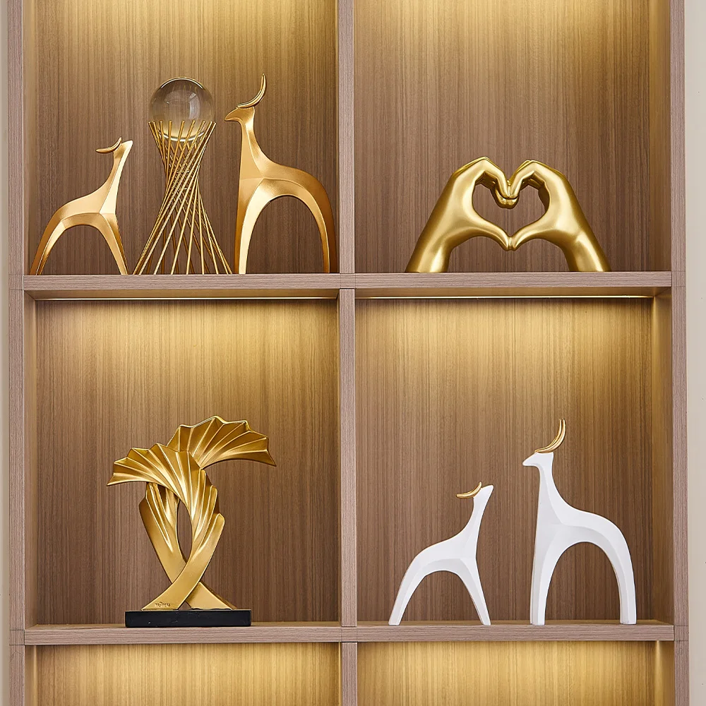 

Modern Animal Figurines Feng Shui Aesthetic Room Decoration Deer Statue Ornament Luxury Sculptures and Figurines Collectible