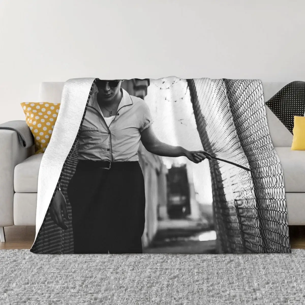 

Evan Peters Movie Actor Blankets Fleece Decoration Breathable Lightweight Thin Throw Blanket for Bedding Outdoor Plush Quilt