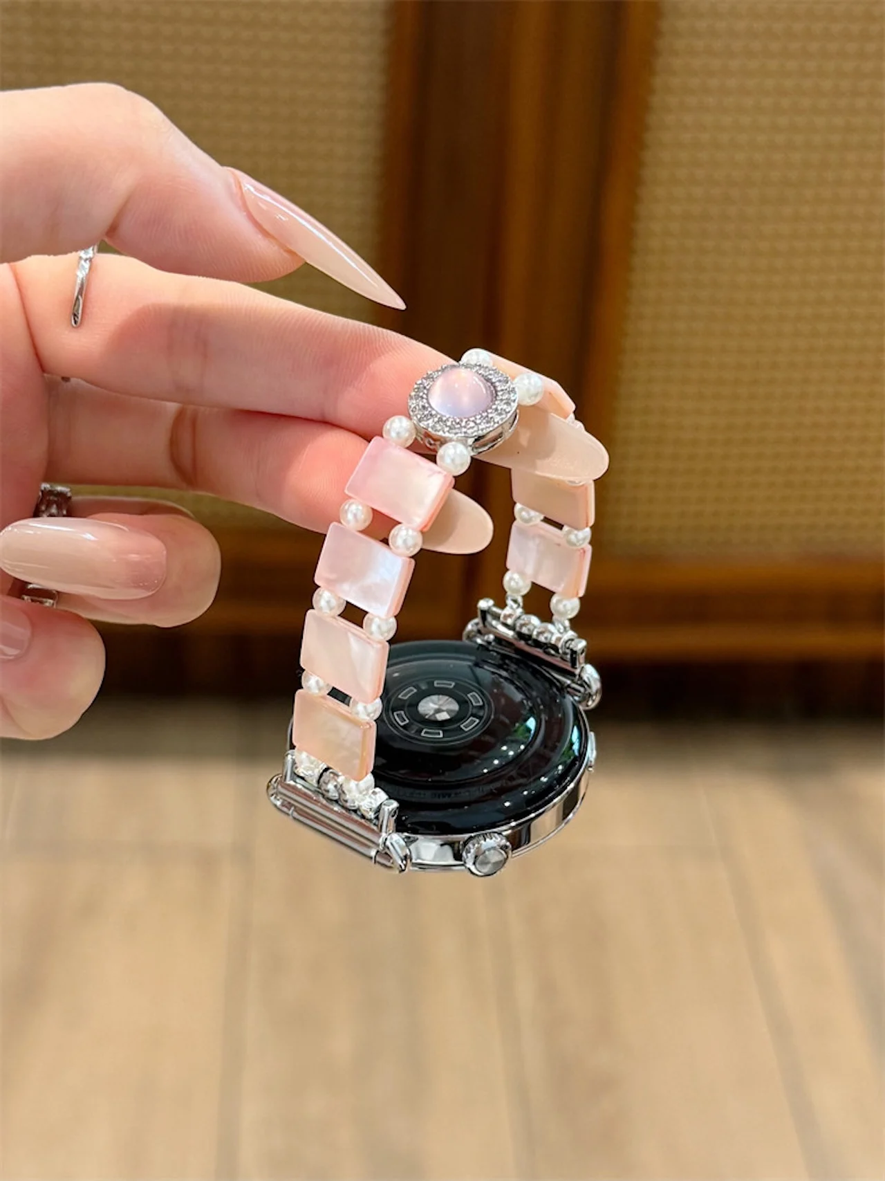 Фото Ремешок из блестящего жемчужного бисера, совместимый с Huawei Band 9, 10, 11, Fit4, 18/20/22 мм, розовый опал, мягкий аксессуар для часов с кристаллами №2