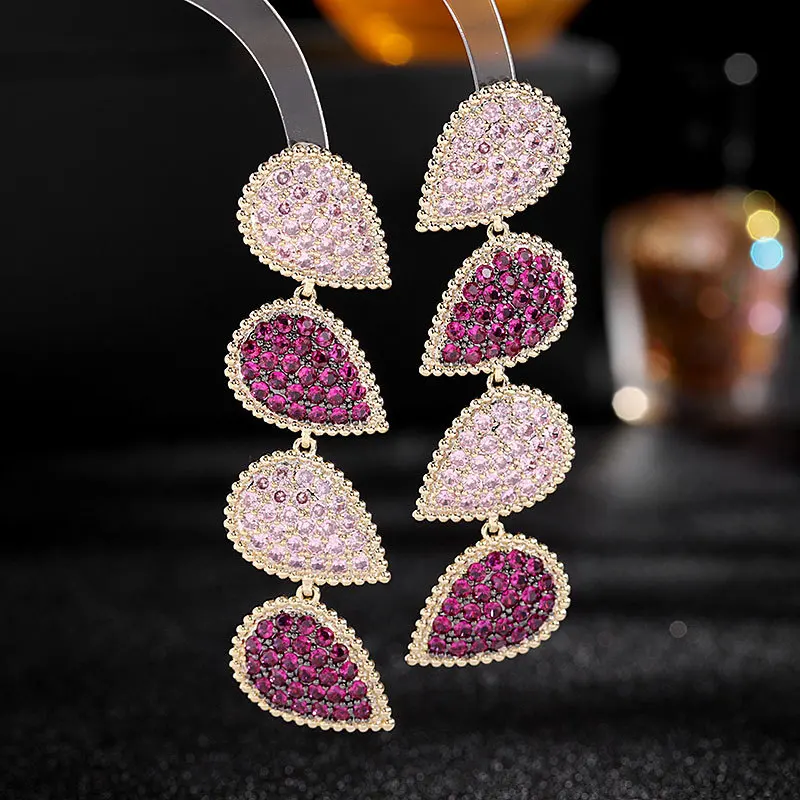 

Exaggerated Atmosphere Court Style Earrings for Women Dress Matching Jewelry Color Cz Inlaid Long Water Drop Earrings Wholesale