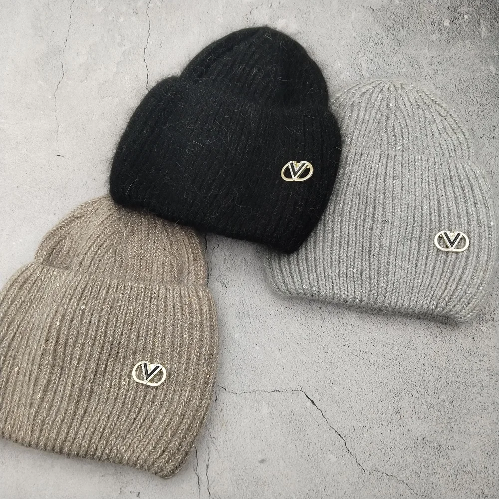 

Женская вязаная шапка из кроличьего меха, с блестками