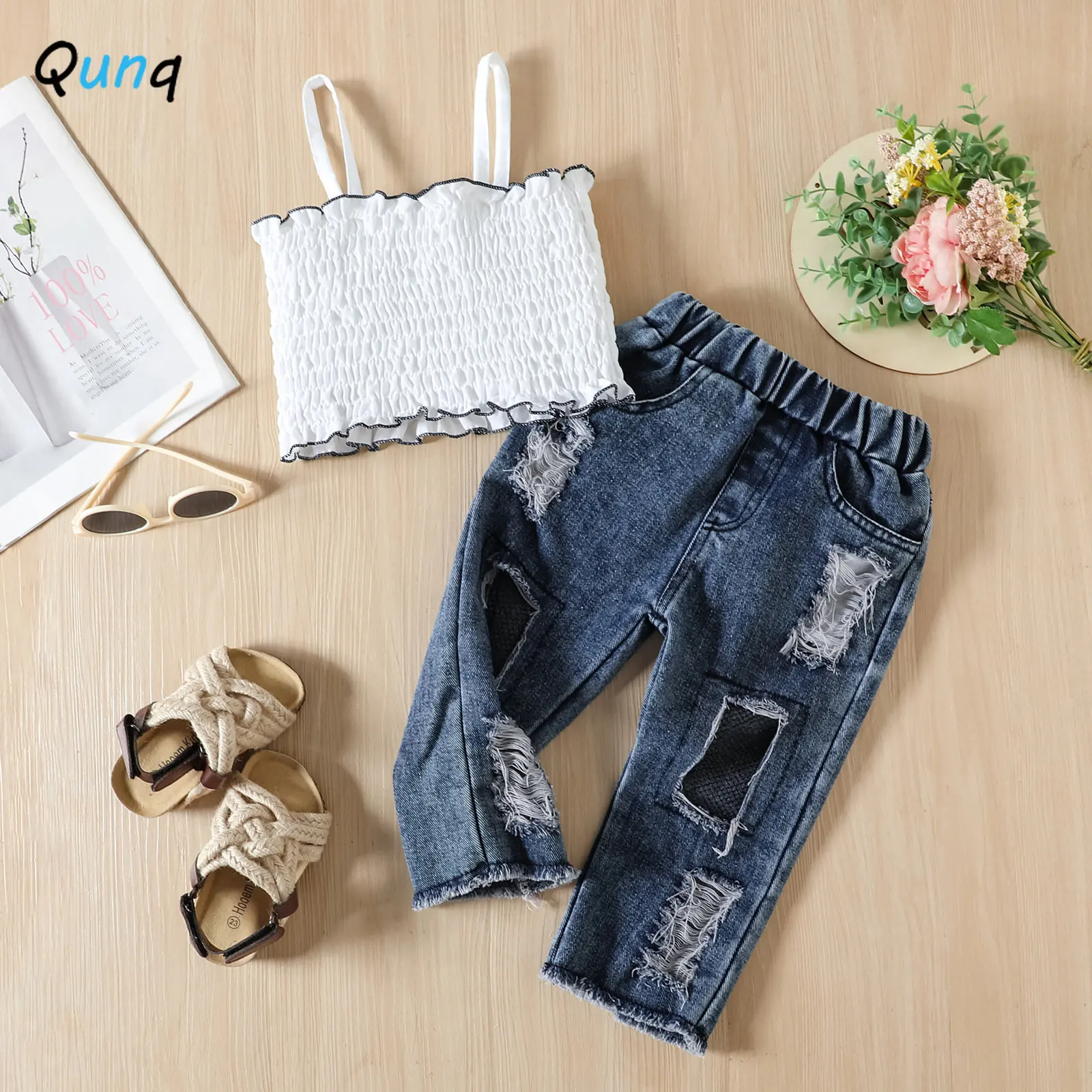 

Qunq, Новинка лета 2023, милая безрукавка с лямкой на шее для девочек + рваные джинсовые брюки, комплект из 2 предметов, повседневная детская одежда для возраста
