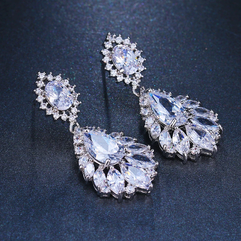 

SUGO 2022 Summer New Classic Luxury Full Shiny White Zirconia Water Drop Earrings for Elegant Women Wedding Derss Jewelry Access