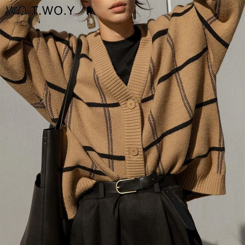 

Женский клетчатый кардиган WOTWOY, винтажный кардиган средней длины с v-образным вырезом и пуговицами, свободный коричневый свитер на осень и з...