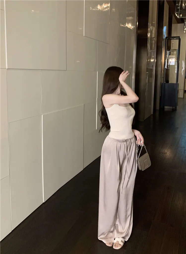 Рисунок 2 - Брюки женские с широкими штанинами