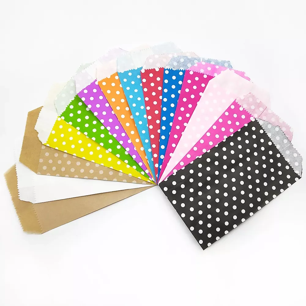 

New 25pcs/lot Mini dot Kraft Paper Bags Wedding Party Invitation Greeting Cards Paper Gift bag 8X15cm