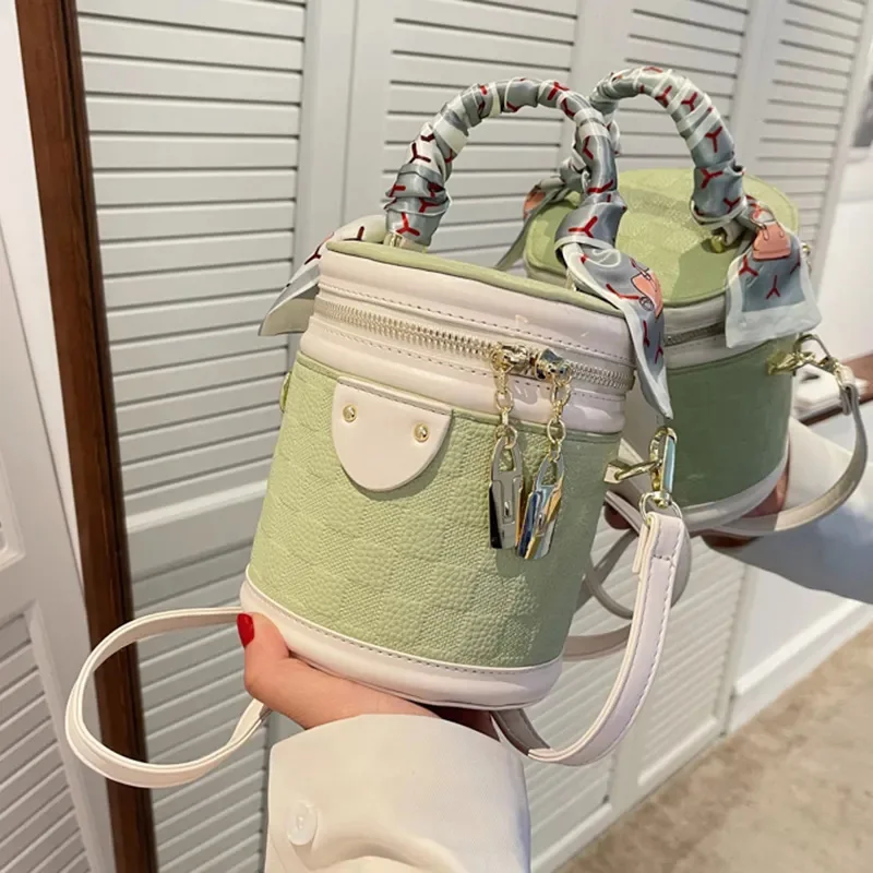 

Маленькая сумочка в нишевом дизайне для женщин, Новинка весна-лето 2022, Модная Портативная сумка-мешок в западном стиле, универсальные контр...