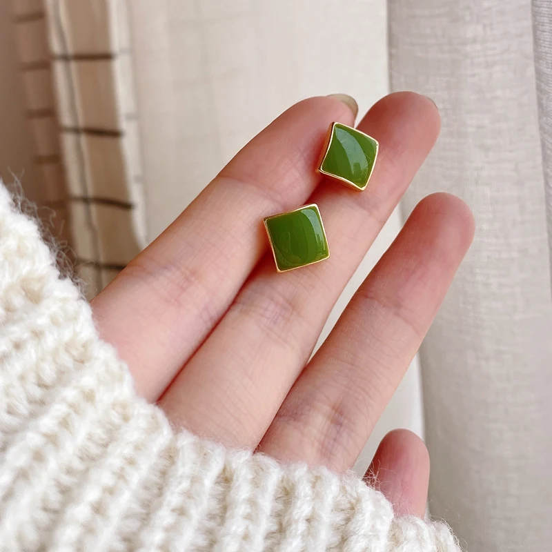 

Серьги-гвоздики женские в форме авокадо