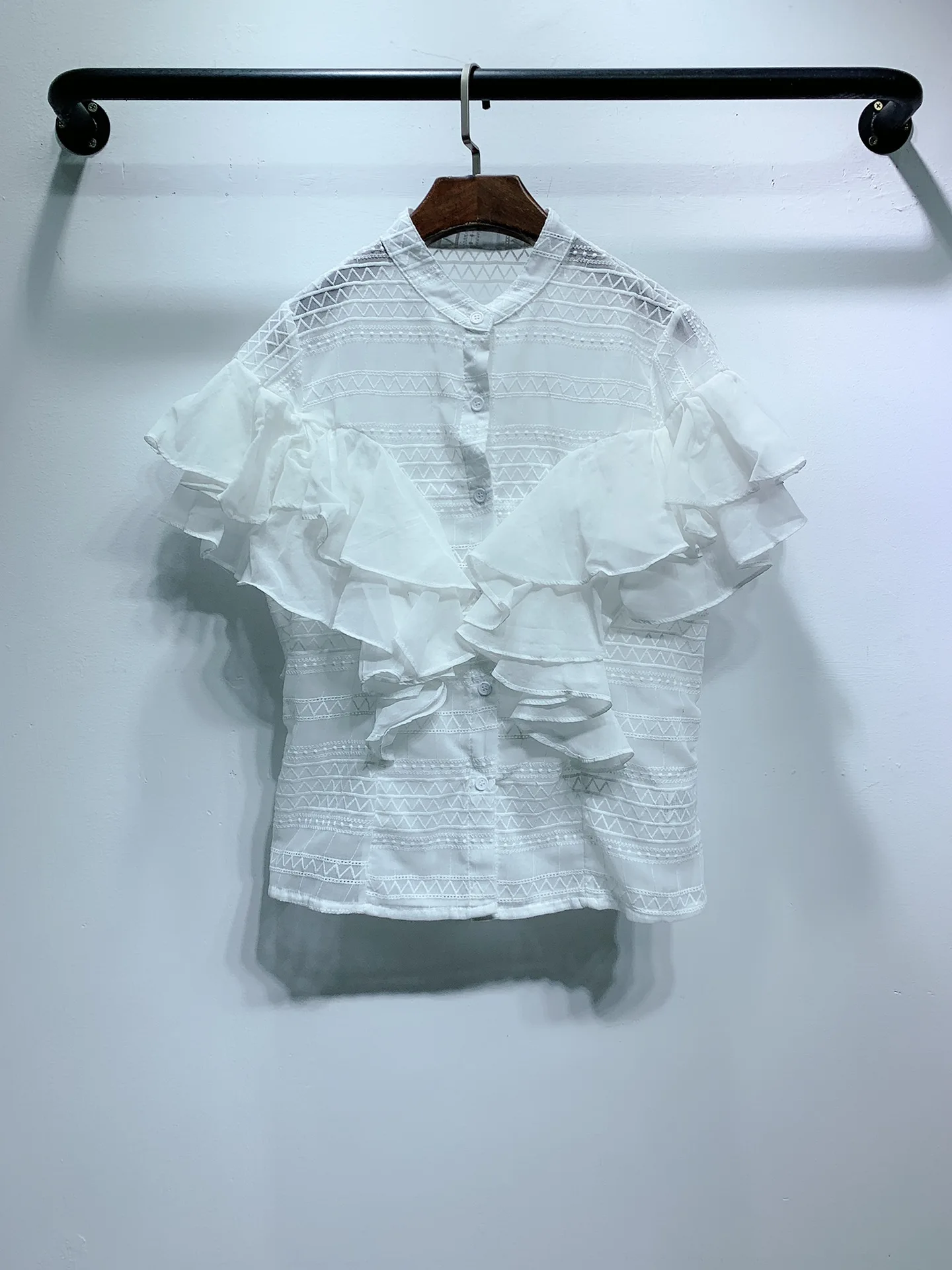 

Spring 2022 new women's Style Embroidered Ruffle stitched cardigan shirt