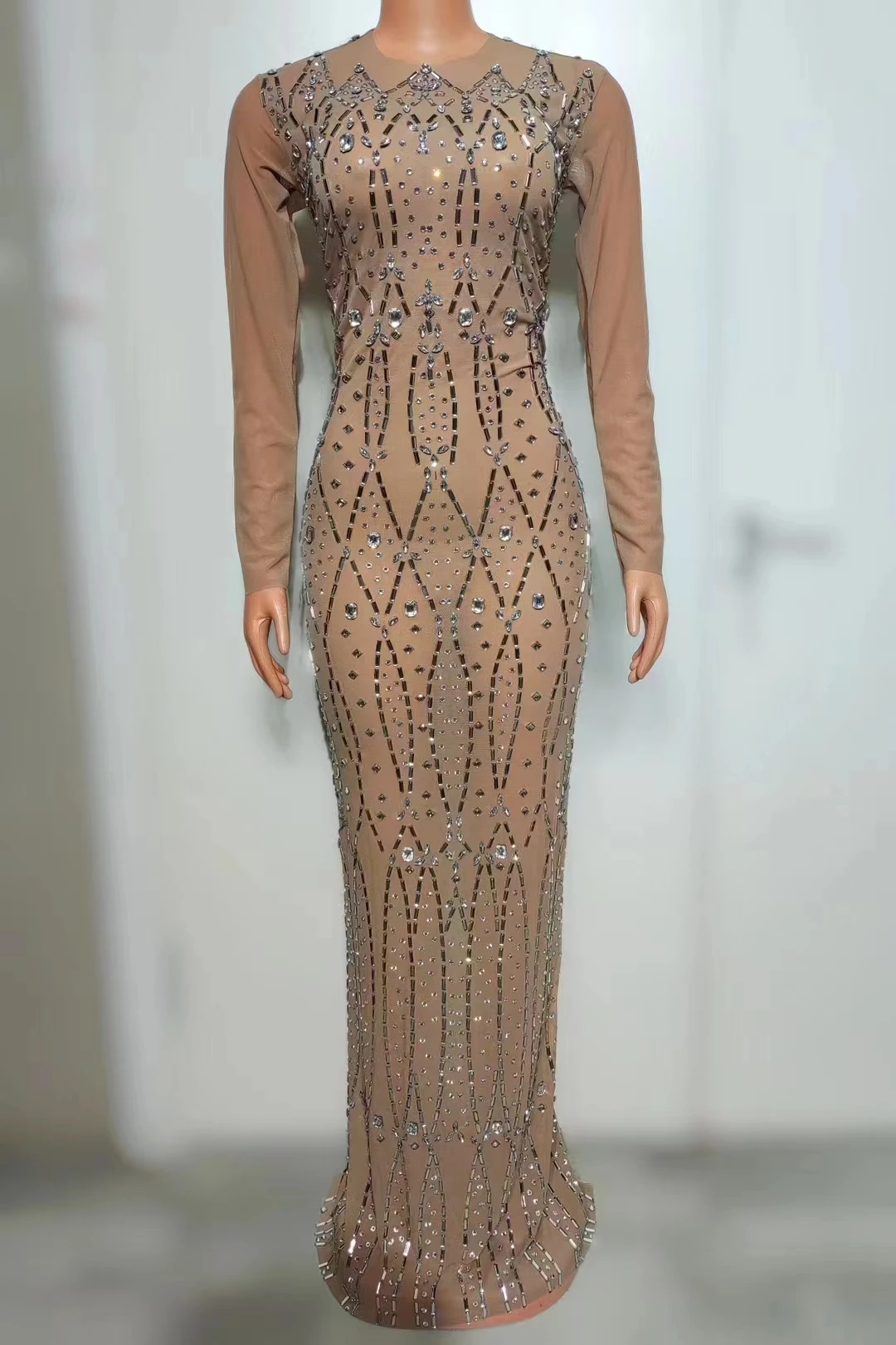 Роскошное прозрачное длинное платье-макси со стразами вечернее элегантное