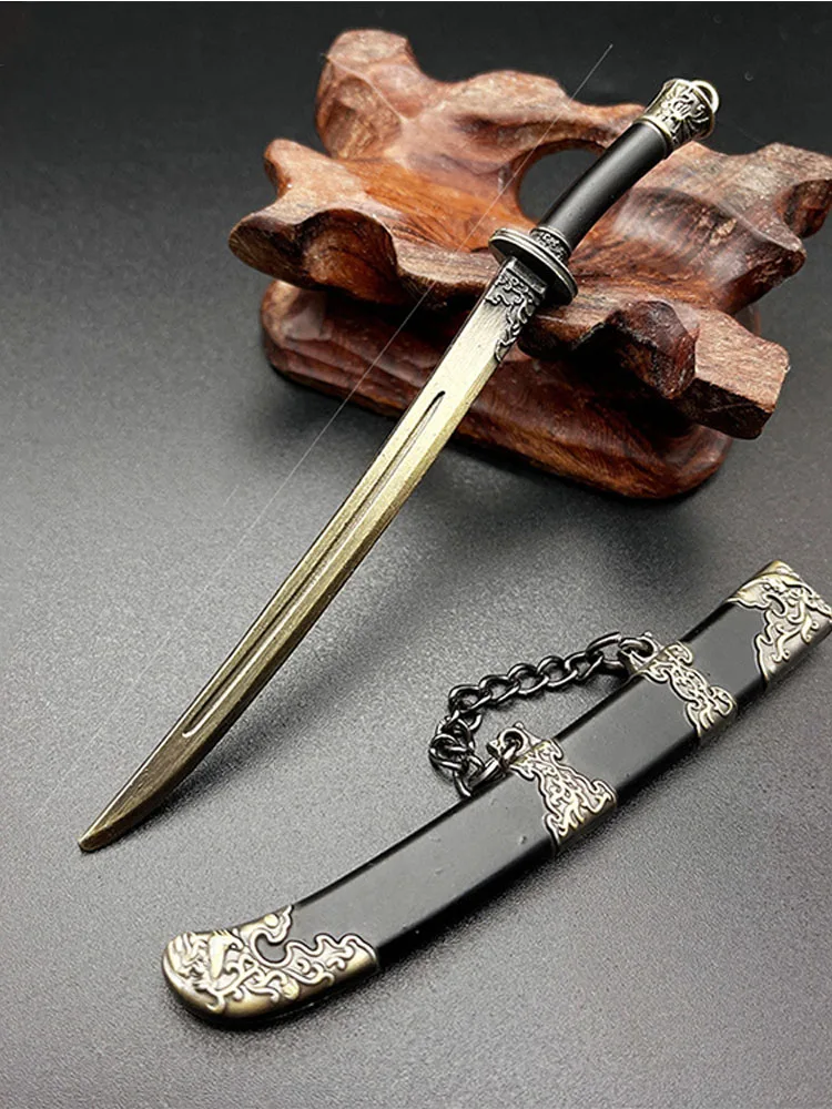 Множество моделей металлических ножек знаменитых древних мечей брелок-подвеска