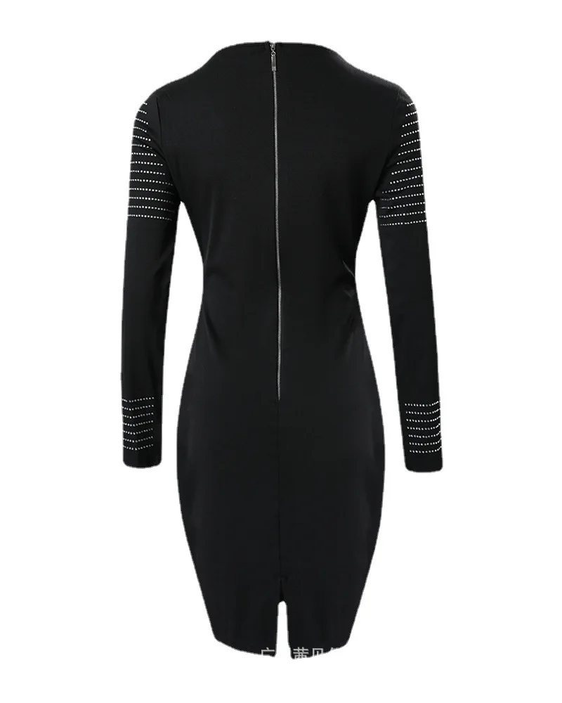 Женское облегающее платье без рукавов с принтом и V-образным вырезом приталенное