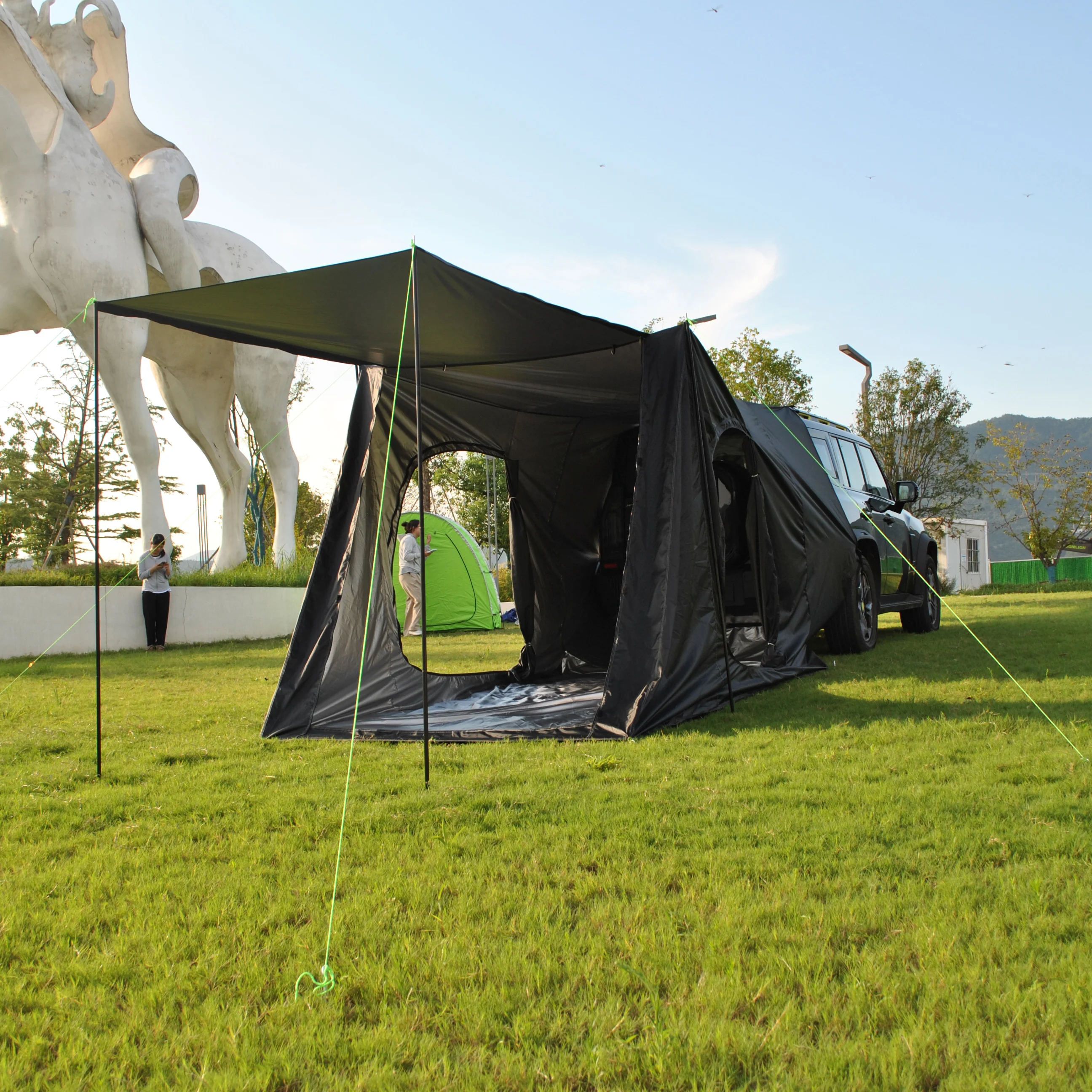 Универсальная палатка для кемпинга внедорожника со просторным тентом