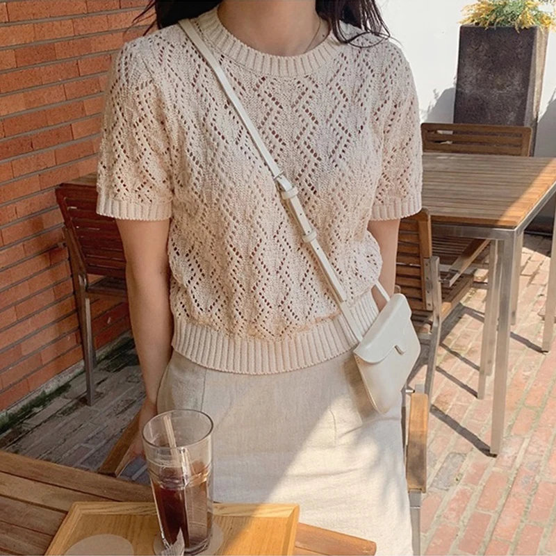 Женская трикотажная блузка с коротким рукавом и круглым вырезом универсальная