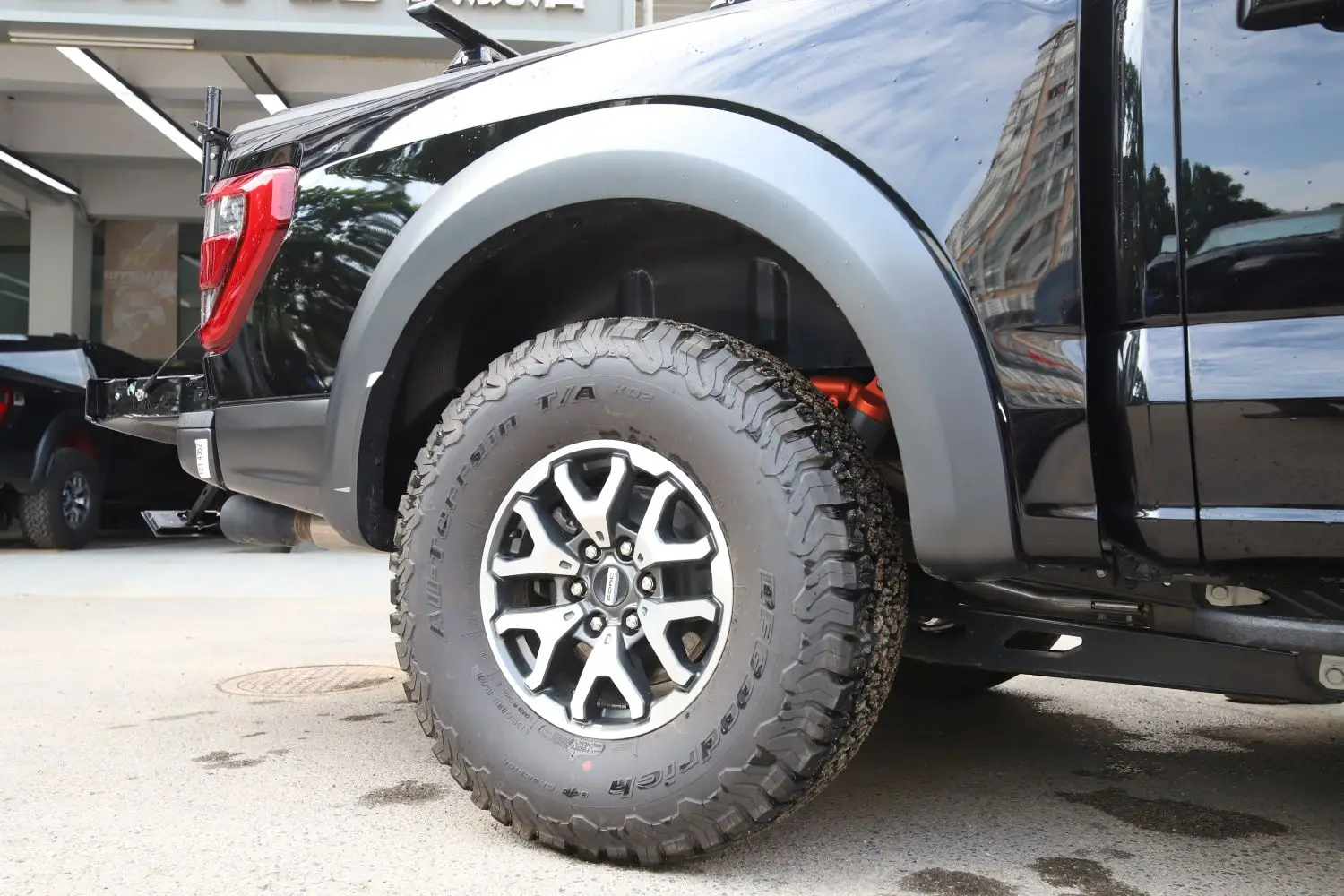 Фото Защитные накладки на задние колесные арки JHO для Ford F150 Raptor 2024-2026, защита внутренних крыльев. №2