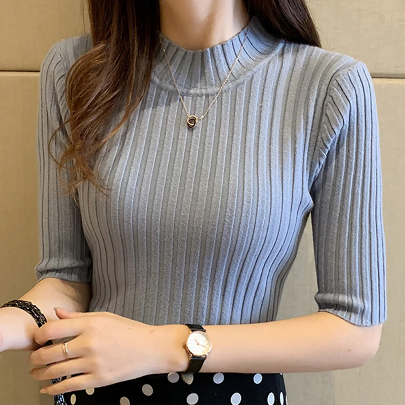 Блузка женская трикотажная с коротким рукавом и круглым вырезом