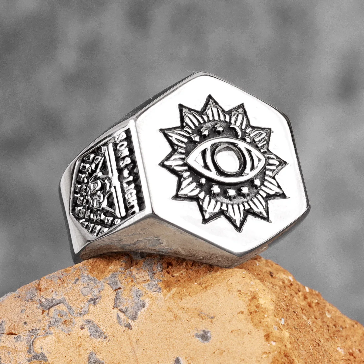 

Freemason Eye Badge Stainless Steel Mens Rings Punk Masonic Amulet for Male Boyfriend Biker Jewelry Creativity Gift Wholesale